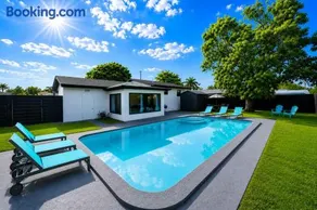 Miami Cruise Family House - Image 1