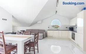 Penthouse Funtana with pool - Image 3