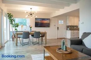 Beachfront Condo on A LowKey Beach - Image 5
