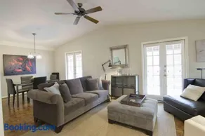Tarrytown Townhouse - Image 1