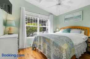 Beach Gear Included! Updated 2BR Cottage and Pool - Image 4