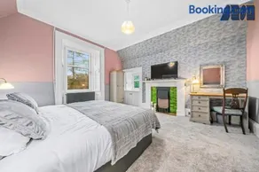 Historic 3 Bed Private Parking Nr Railway Station - Image 3