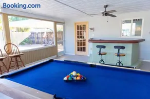 Private Villa with Pool and Sauna - Image 2