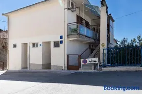 Apartments by the sea Sumpetar, Omis - 9435 - Image 3