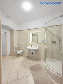 Adalbert Apartments - Image 2