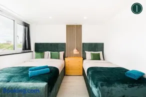 Birmingham Central Deluxe Inn - Image 4