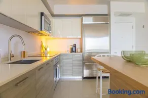 Brickell House Dreams - Luxury Stay and Amenities - Image 4