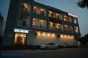 Hotel Lake Casa - Image 1