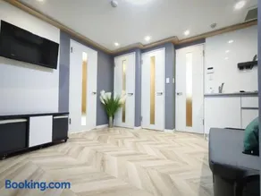 11全新装修 2室1厅1浴室1卫生间 设施齐全 最大3人 2 rooms 1dining room 2bathrooms 2toilets Max 3P 免费无线网络 - Image 1