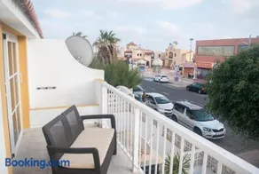 Sunny Centrical Apartment in Los Amigos - Image 4