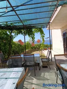 Apartments Ani - Image 1
