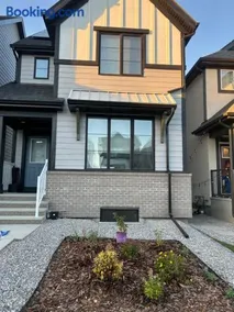 Sunny Queen-size Bedroom with Private Bath in Brand New House - Image 1