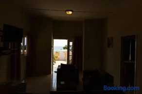 Oceanfront 3 Bedroom house - Image 2
