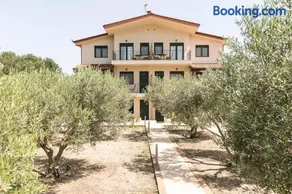 Olive Tree Apartments - Image 1