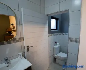 Weavers Nest Guesthouse - Image 2