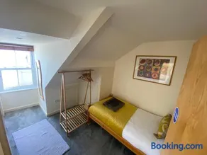 Caldey View- a beautiful flat in the heart ofTenby - Image 5