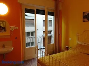 pisa train station hostel - Image 3