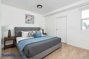 TO Chic 3BR Ossington Hub Near Subway & Shops - Image 3