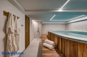 Chalet Green Forest - Image 3
