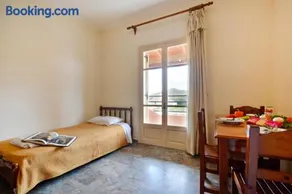 Adonis Apartments - Image 3