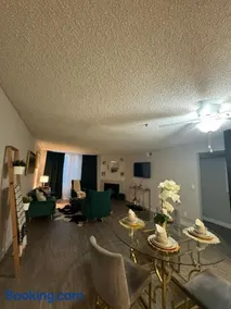 Hollywood Apartments Mario & No Themed With Pool FREE parking and WIFI - Image 5