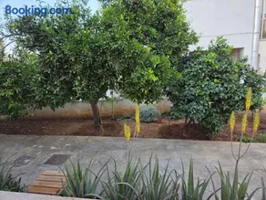 Ground floor Apt with a garden view - Image 4