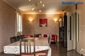 Vol - au - Vent - Cheerful 5-bedroom villa with pool - Image 2
