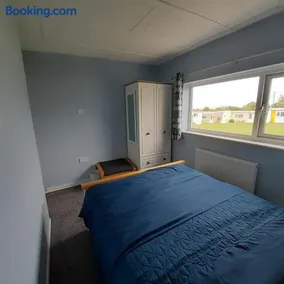 Cosy 2 Bed Cornish Coastal Home - Image 2