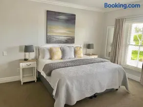 Shore's Edge Luxury Oceanfront Home - Image 1