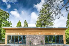 Garden Room Lodges - Image 1