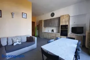 Appartamento accogliente e familiare con giardino, sauna e piscina - Image 3