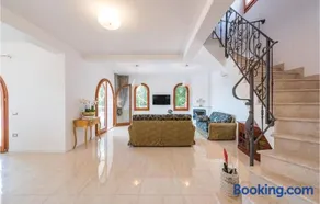 Three-Bedroom Holiday Home In Vabriga - Image 2