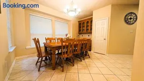 Elegant, comfy, a retreat with Pool - Image 4