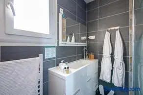 GuestHouse La Costière - logements indépendants - espace piscine jacuzzi - Image 2