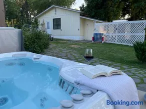 Luxury Riverside Estate - 3BR Home or 1BR Cottage or BOTH - Sleeps 14 - Swim, fish, relax, refresh - Image 2