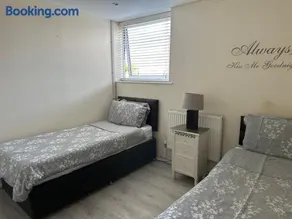 The Goodlife Guesthouse - Image 3