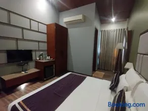 100 ACRES CLUB - Image 2