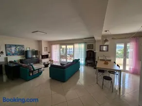 RAJ Beach Front Apartment - Image 1
