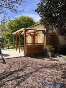 Studio indépendant au calme avec terrasse - Image 2