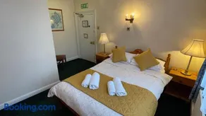 Crown Hotel - Image 3