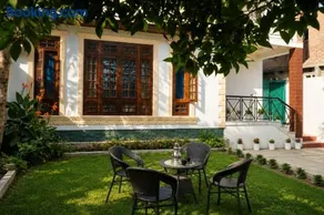 Spacious 2BHK Family Villa with Private Garden - Image 1