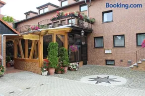 Hotel und Pension Am Burchardikloster - Image 1
