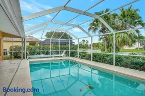 SUPERB VILLA WITH PRIVATE POOL IN NAPLES - Image 4