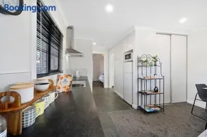 Zoo Villas: Villa Giraffe - Central Wynyard - Image 4
