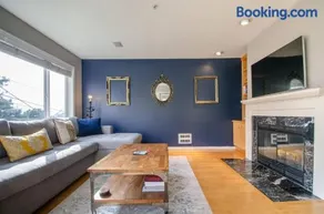 Gorgeous Queen Anne Townhouse - Rooftop Deck! - Image 4