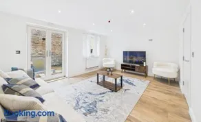 Charming Wootton - Image 1