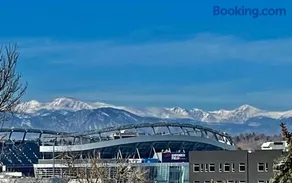 Luxury Home with Rooftop City and Mountain Views Includes Huge Rooftop Patio with Daybed and Firepit - Image 1