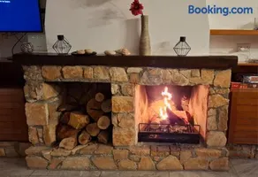 Panoramic Seacave Cottage - Image 3