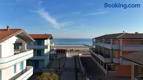F005 - Fano, appartamento con terrazzo vicino al mare - Image 1