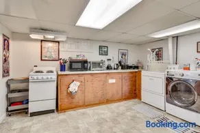 Hot Tub Access: Studio 5 Mi to Downtown Portland! - Image 5